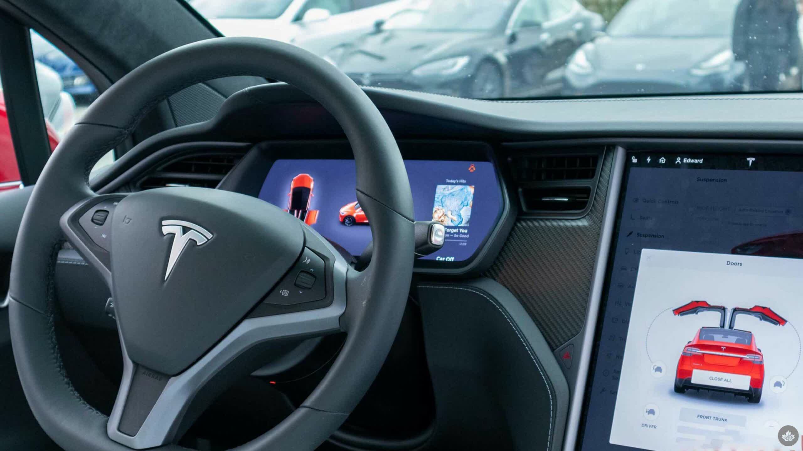 US investigators link Tesla Autopilot to dozens of deaths and almost 1,000 crashes