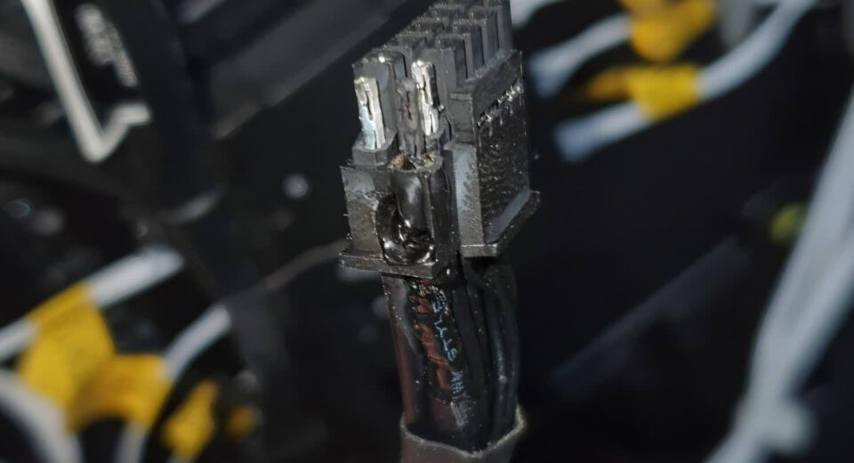 RTX 4090 owner says his 16-pin power connector melted at the GPU and PSU ends simultaneously