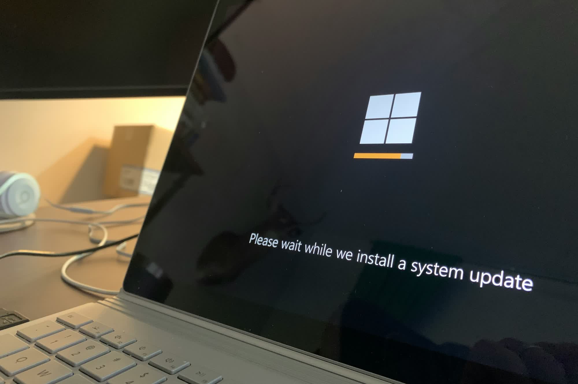 Fake OS update screens let procrastinators buy extra break time