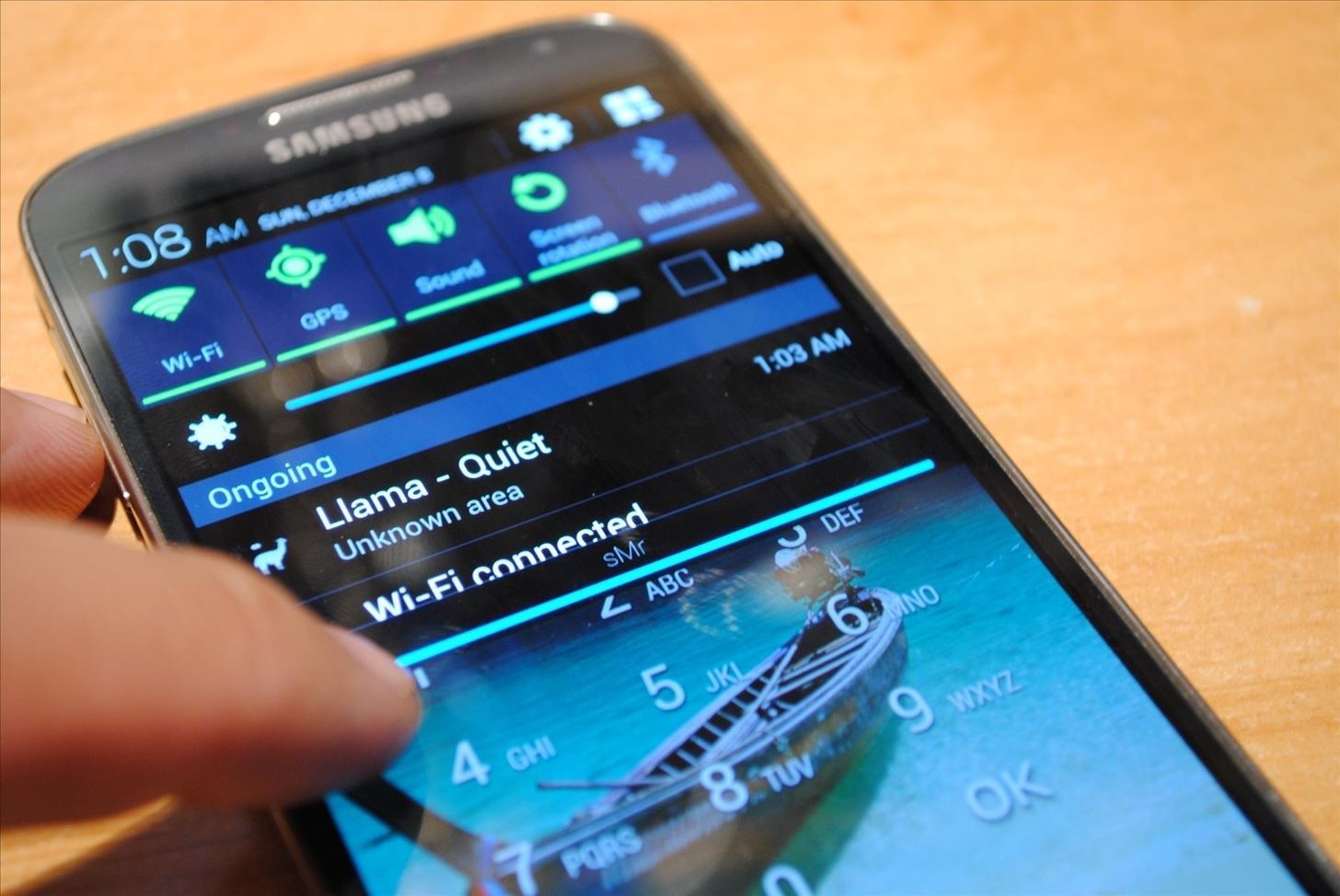 How to Access Your Notifications from the Pattern or PIN-Protected Lock Screen on Your Galaxy S4