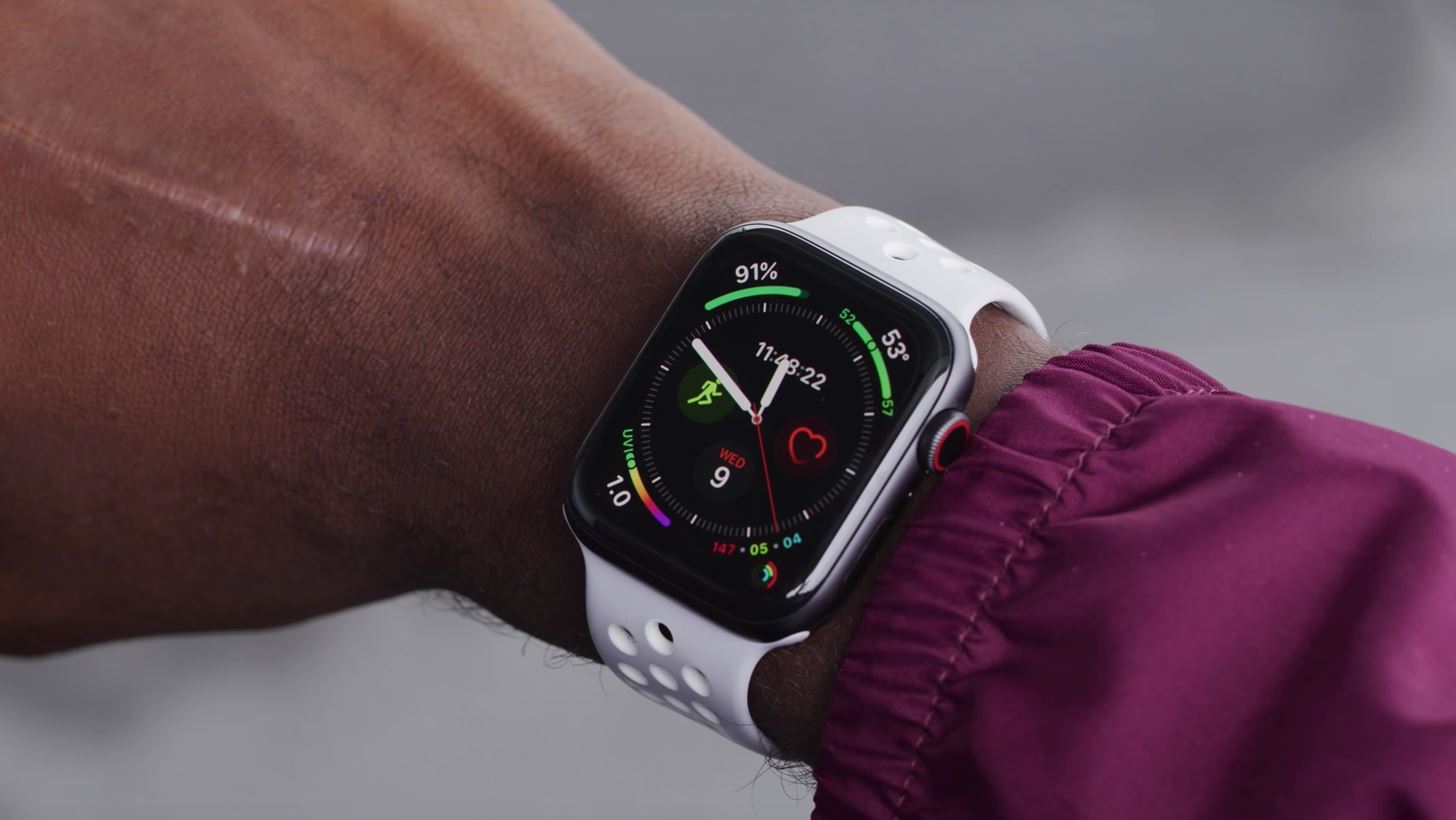 Apple Watch vs. Fitbit — What's the Best Bang for Your Buck?