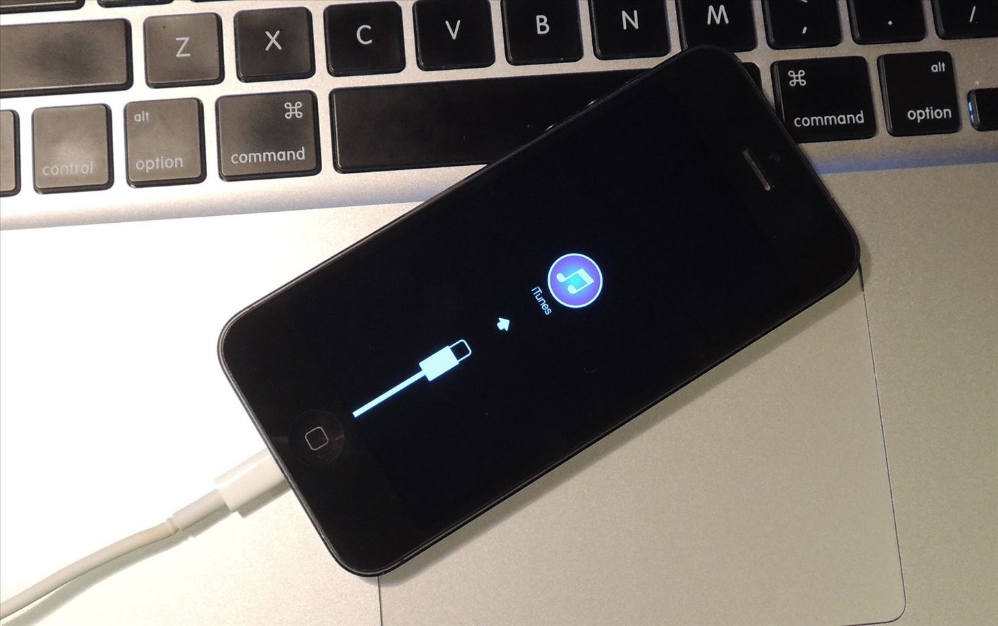 How to Downgrade Your iPhone from iOS 8 Beta to iOS 7.1.1