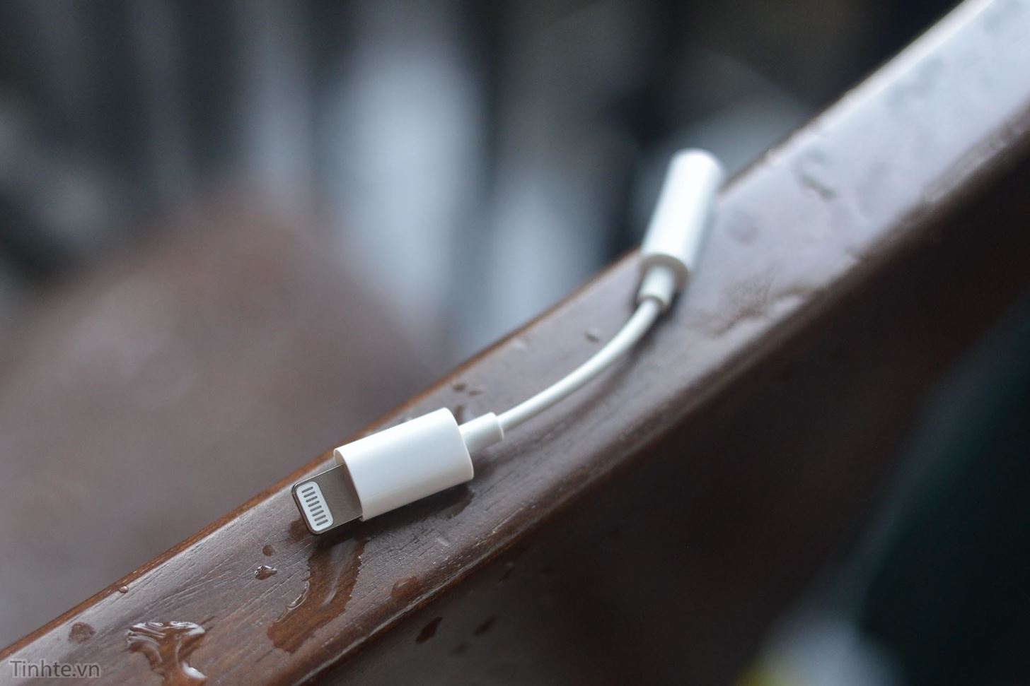 Finally, Real Proof That the iPhone 7 Will Come with a Headphones Lightning Adapter