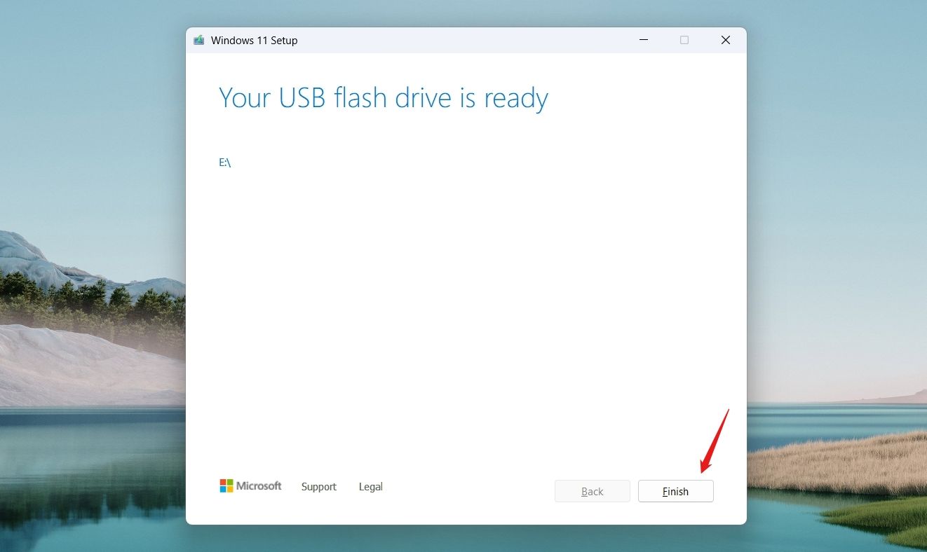 Finish option in the Windows 11 Setup window.