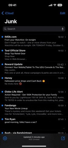 The Hidden Gesture in Your iPhone's Mail App You Should Definitely Be Using for All Your Email Accounts