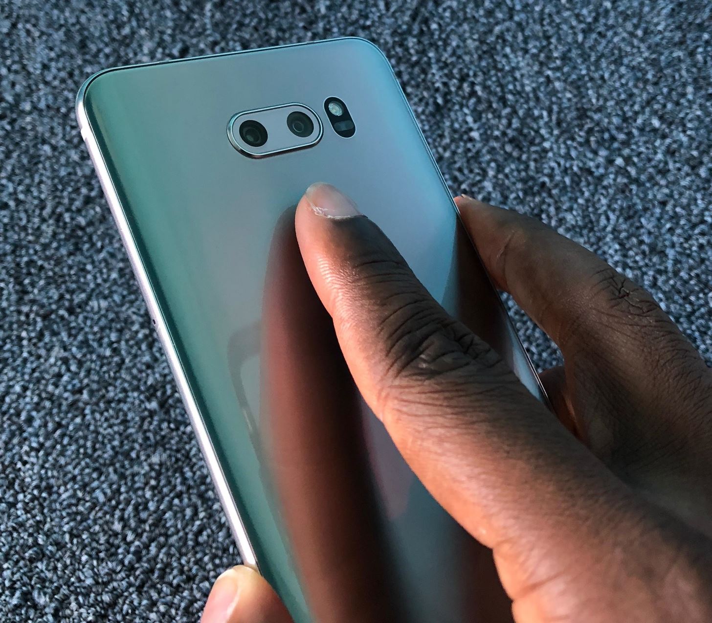 How to Improve Fingerprint Scanner Accuracy on Your LG V30