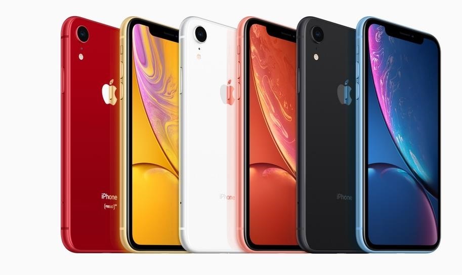 iPhone XR vs Samsung Galaxy S9+ — Comparing the Second-Largest Screens in the Bunch