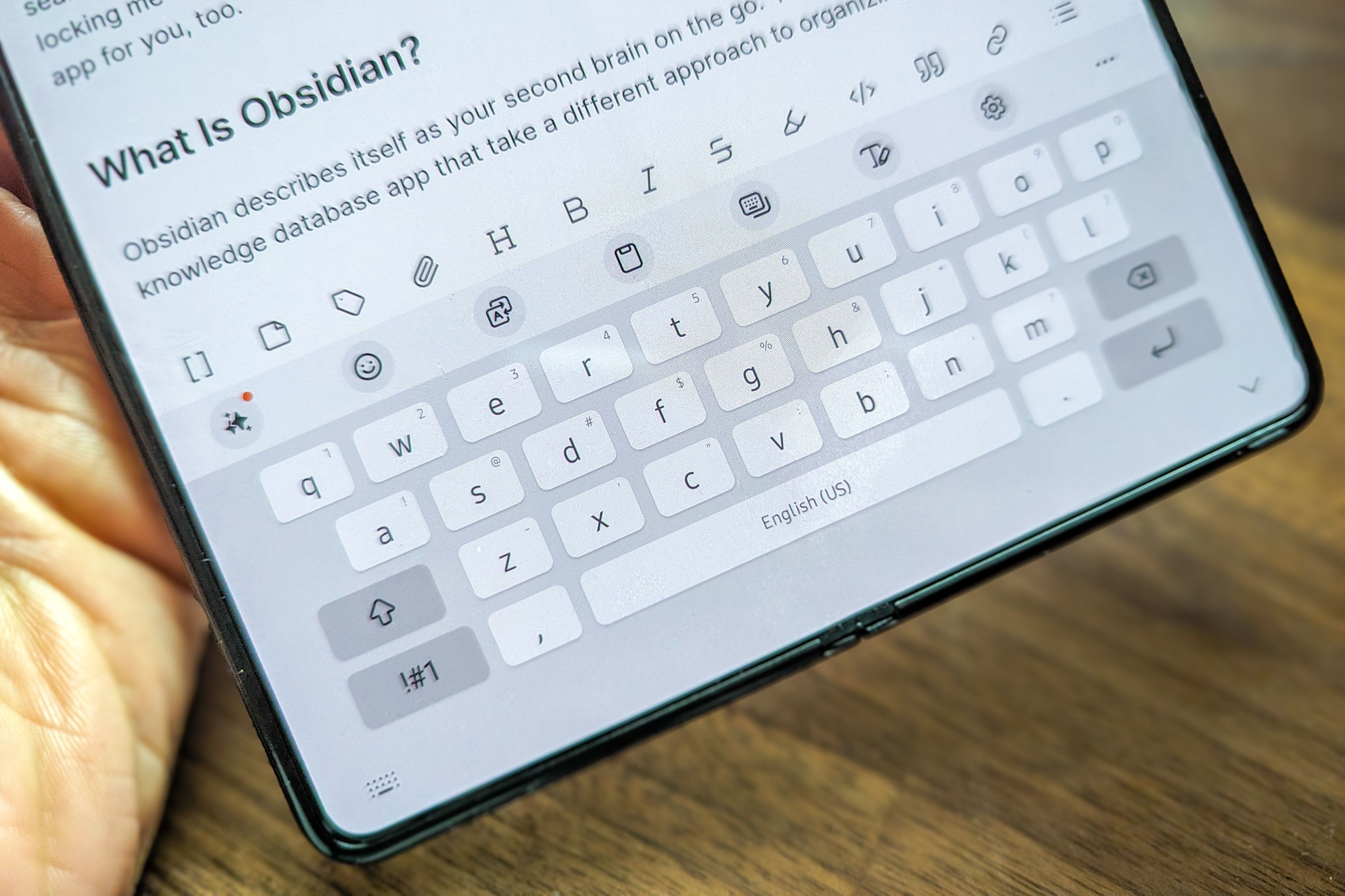 Obsidian formatting bar open above the Samsung keyboard