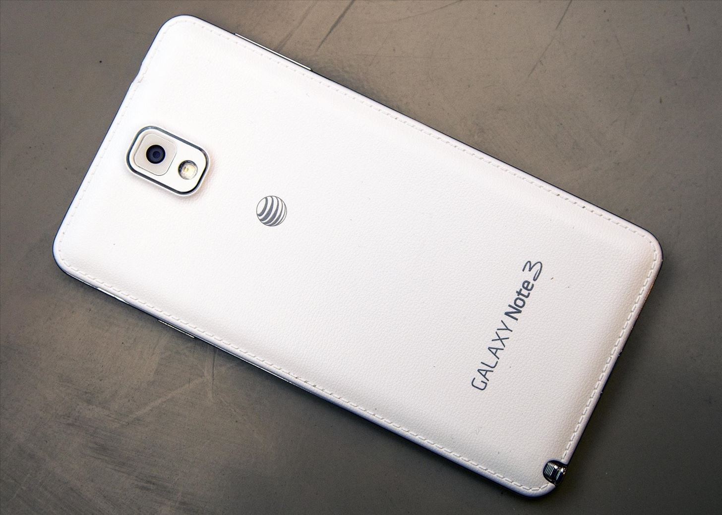 A softModder's Review of the Samsung Galaxy Note 3: "Way Better Than the Note 2"