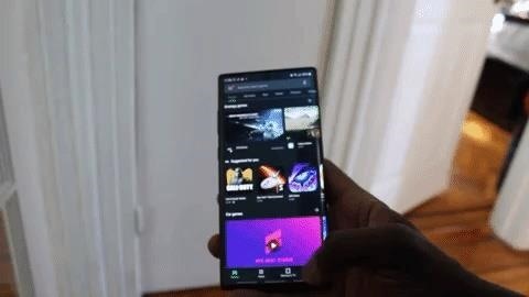 There's a Fun Way to Switch Apps with Samsung's Gesture Controls