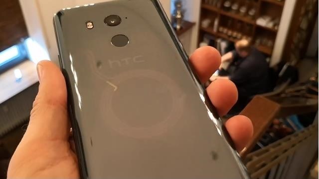 Translucent HTC U11 Plus Bares All in Leaked Video