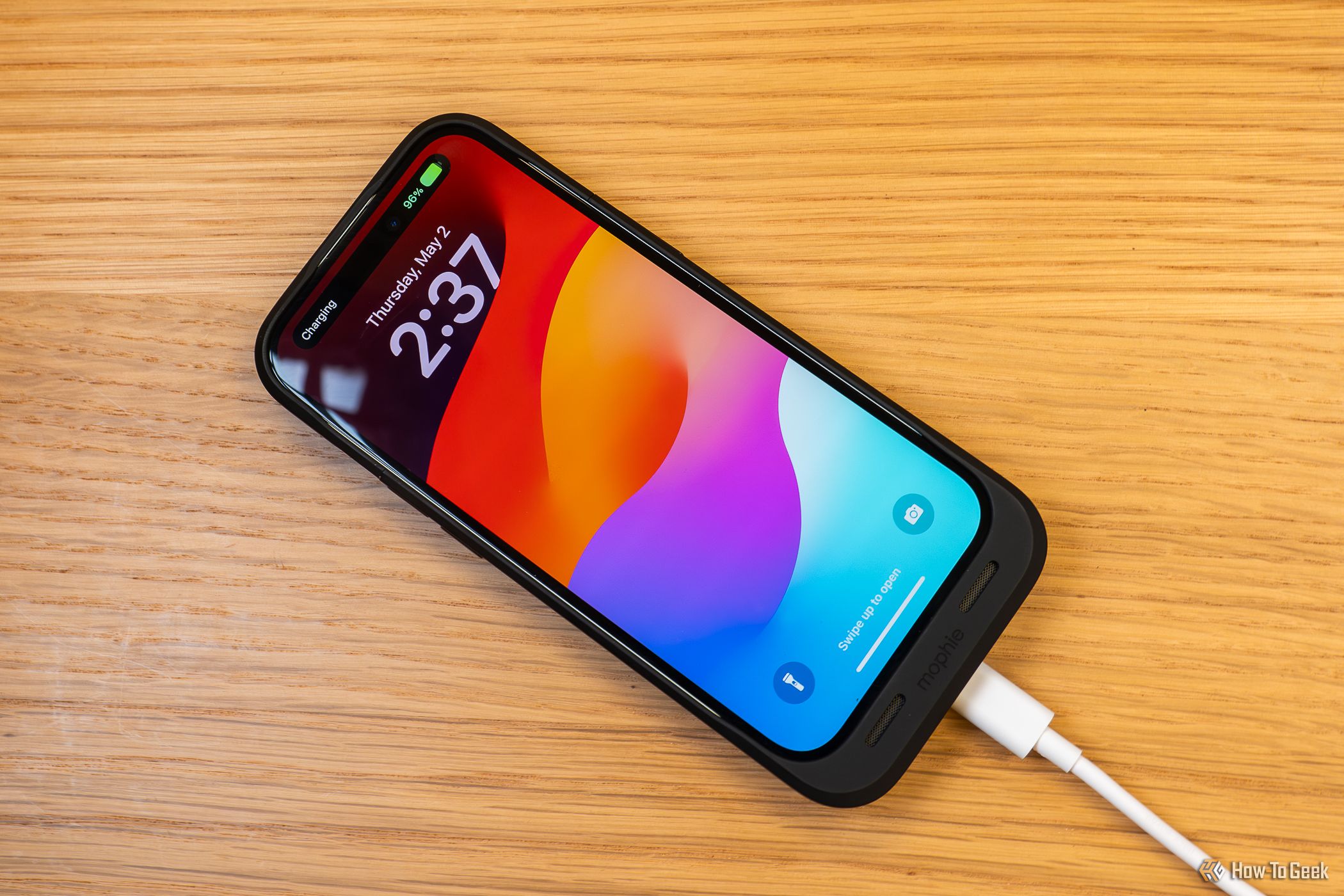 Mophie Juice Pack for iPhone 15 Plugged In