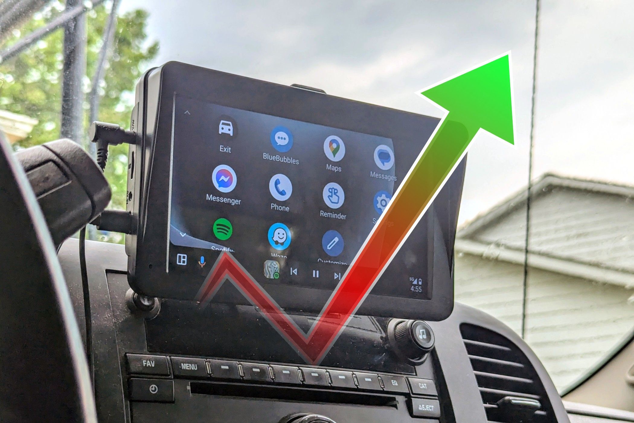 android auto display with arrow on top