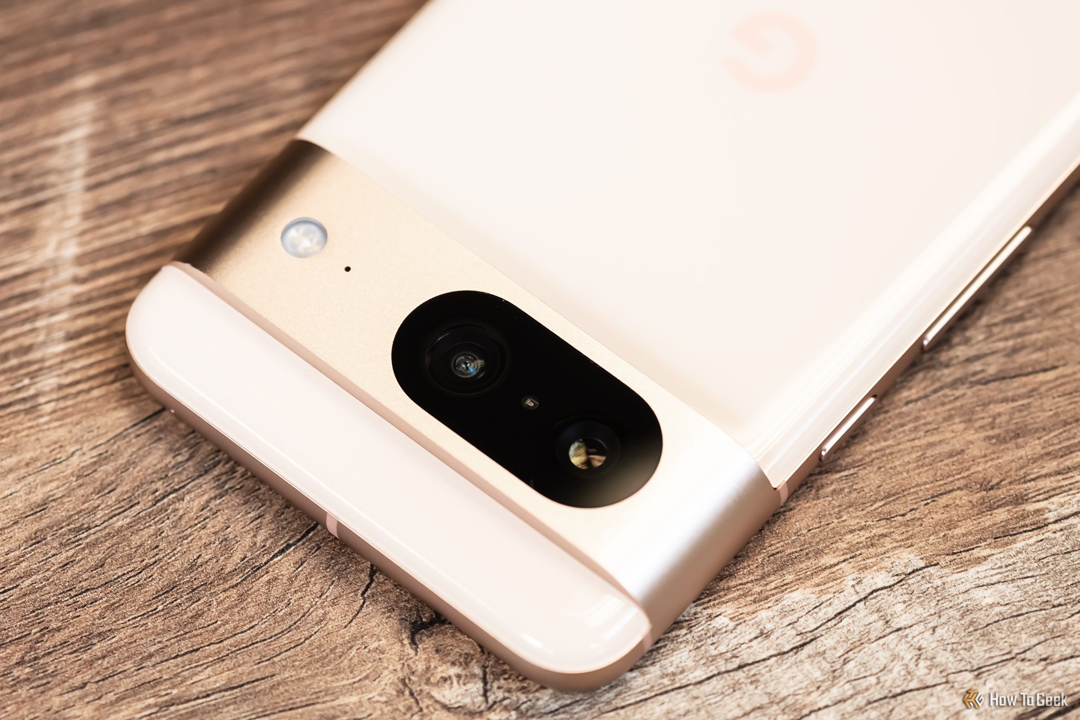 Rear camera of the Google Pixel 8-1