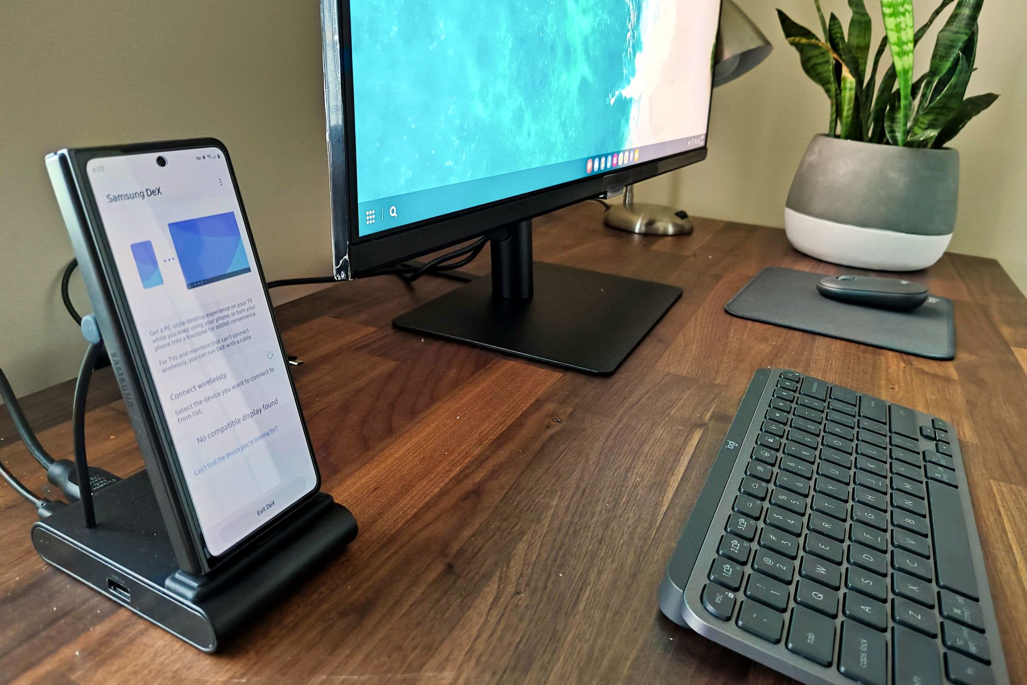 Samsung Galaxy Z Fold 5 in DeX dock.