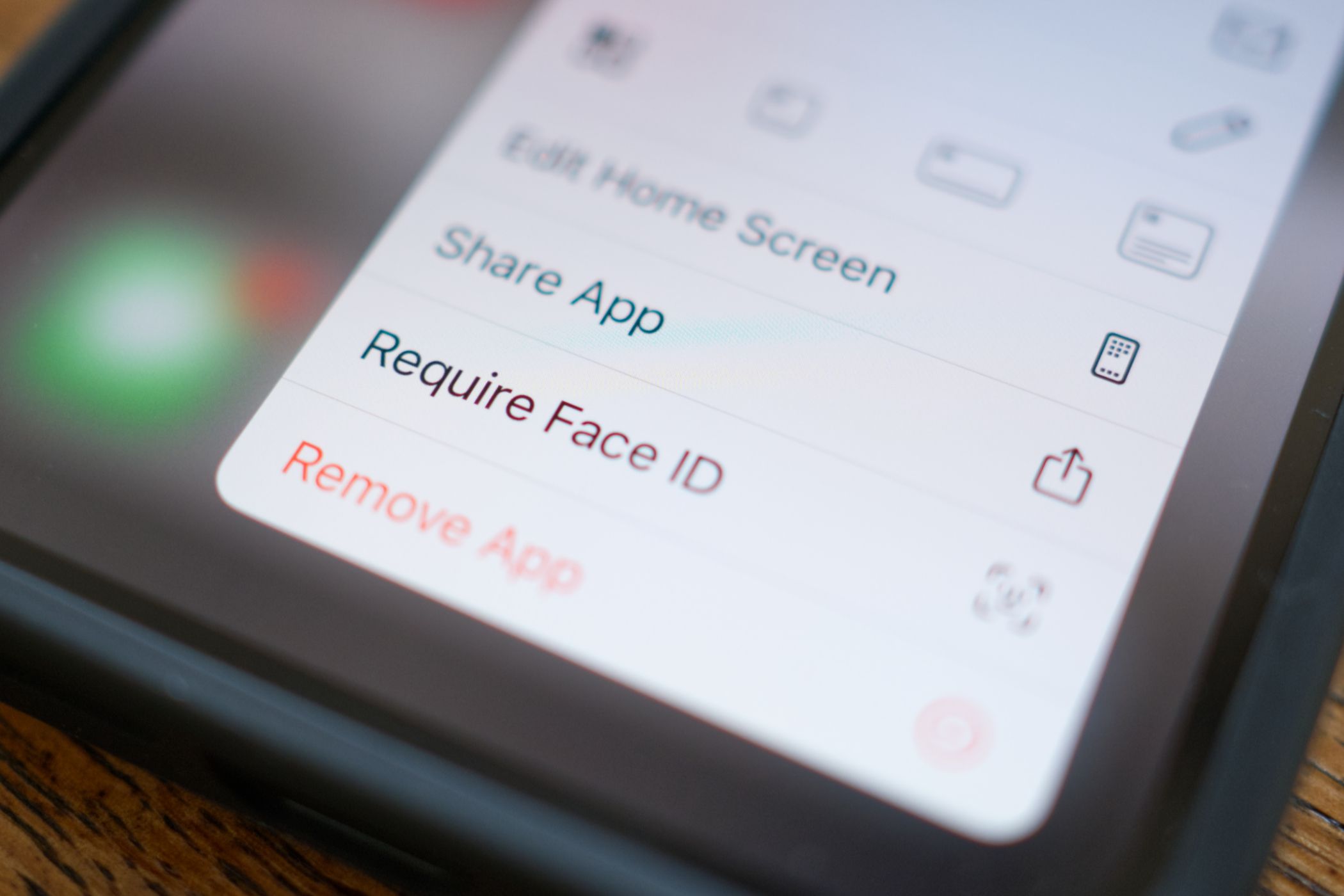 Require Face ID option for an app on iPhone.