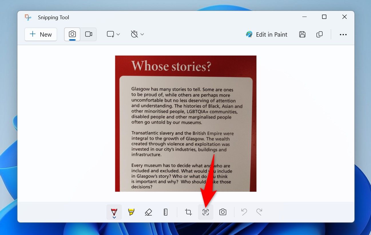 'Text Actions' highlighted in Snipping Tool.