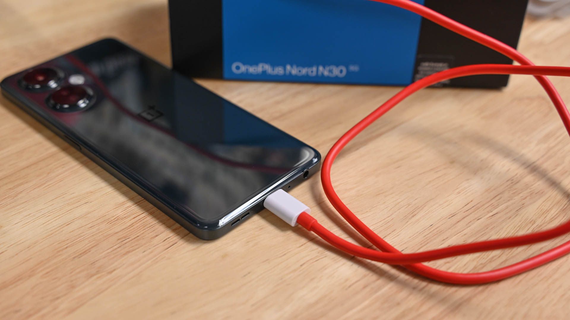 Charging the OnePlus Nord N30