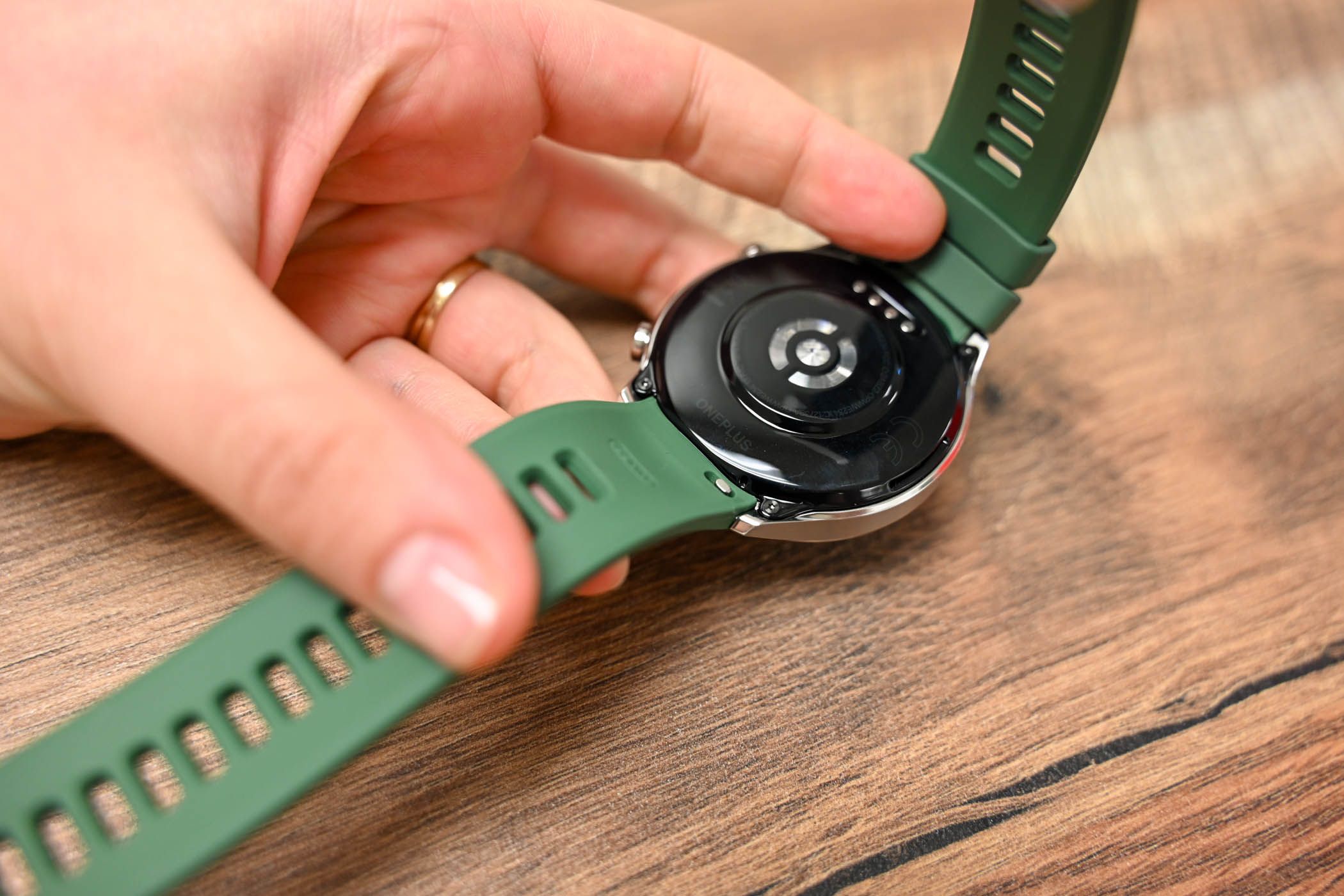 Inside view of the OnePlus Watch 2R