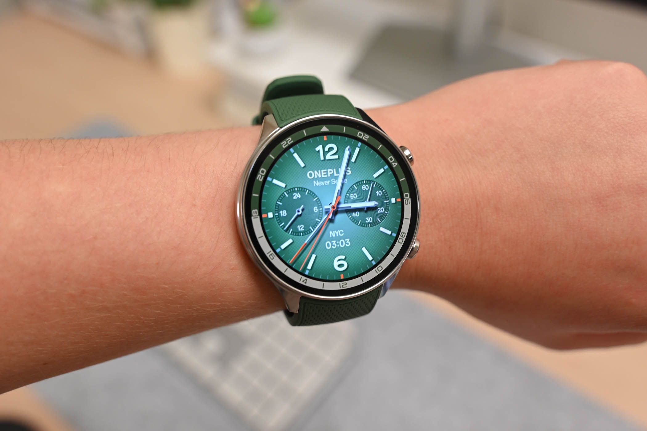 Default watch face of the OnePlus Watch 2R