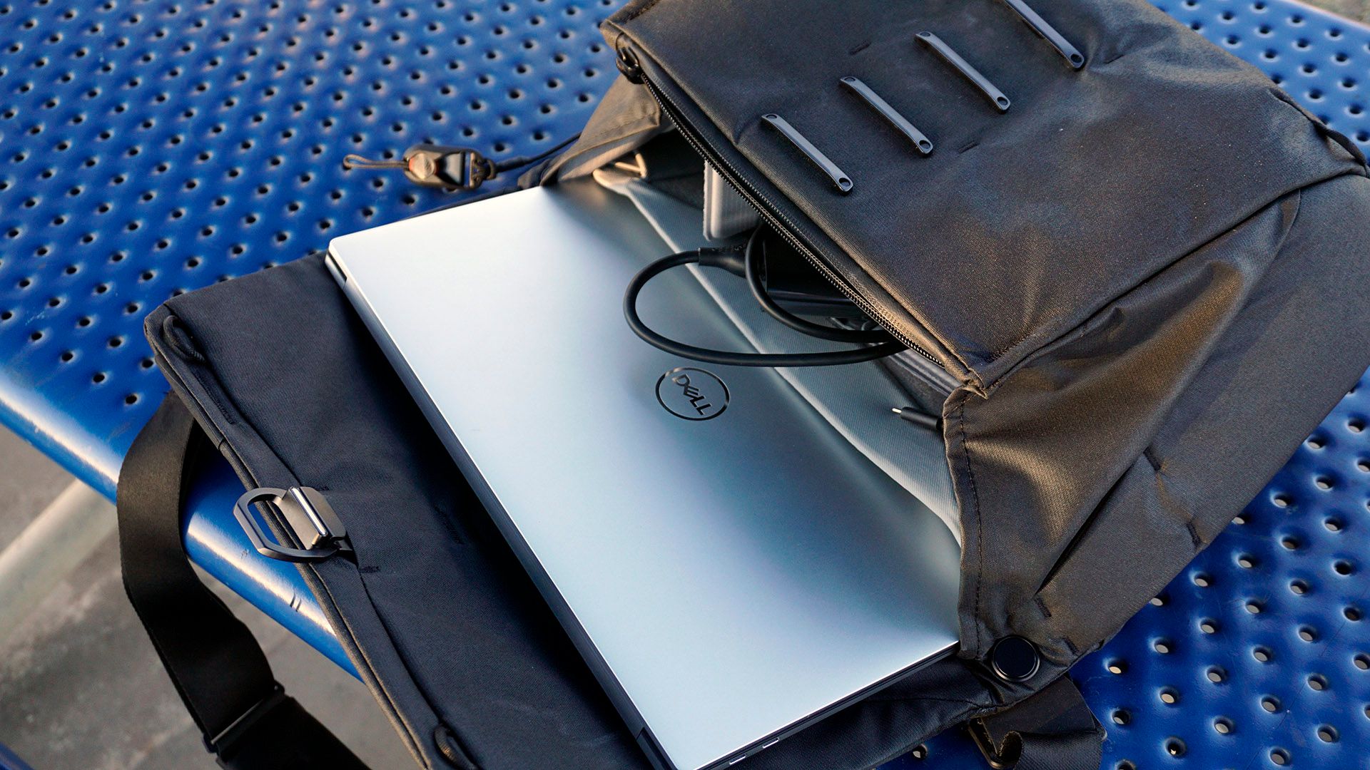 XPS 15 in laptop bag