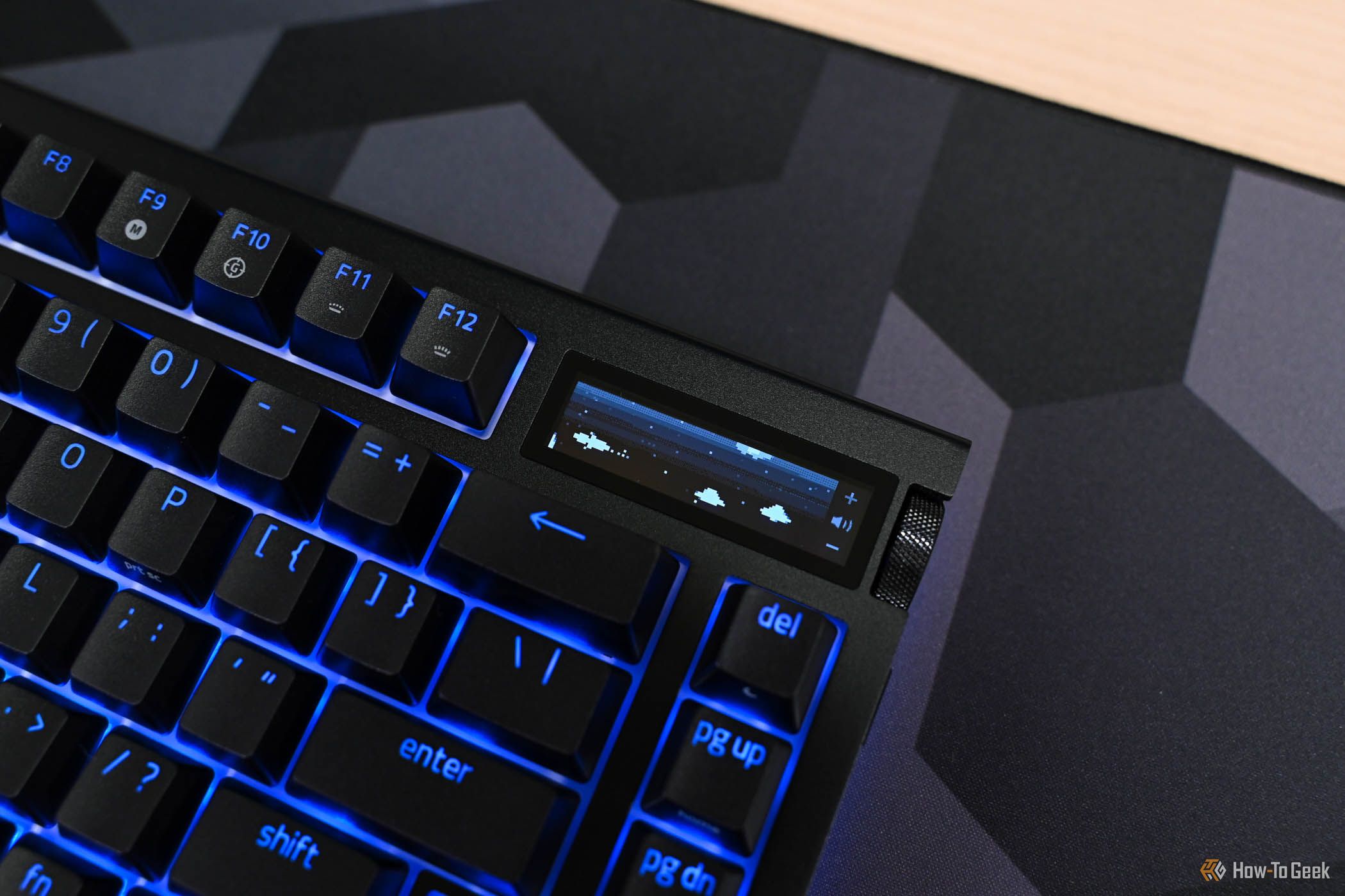 OLED display on the Razer BlackWidow V4 Pro 75%.