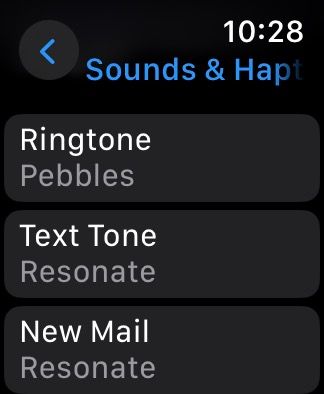 Selecting a tone to change it in watchOS 11.