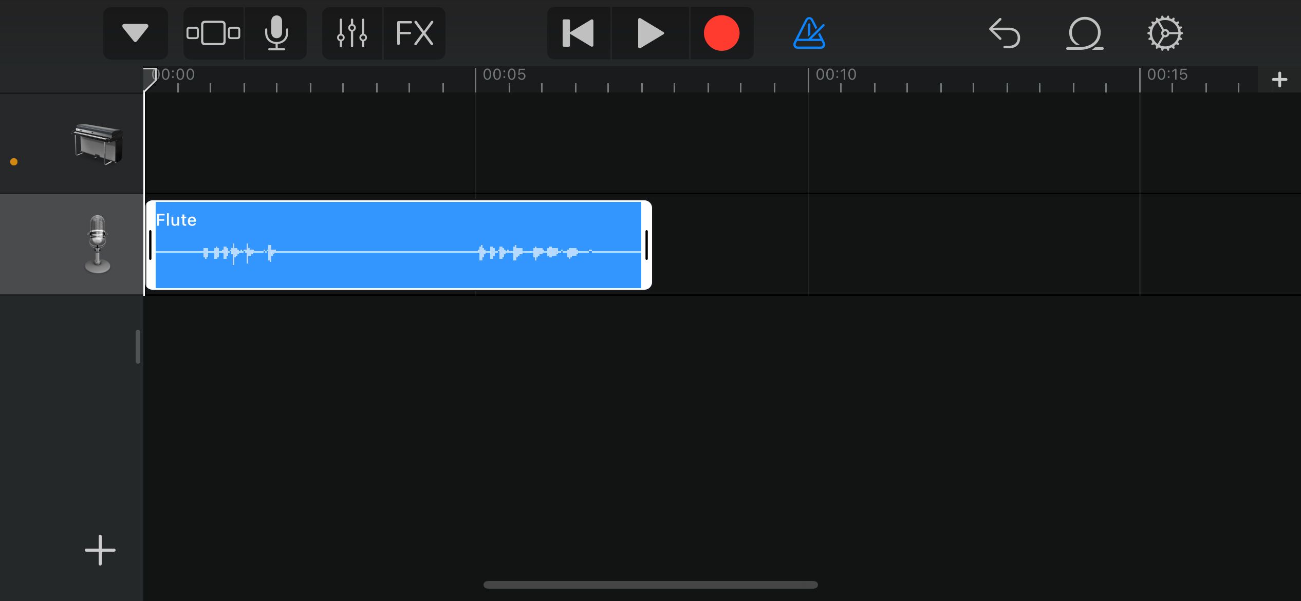 Trimming down a track's length in Garageband.