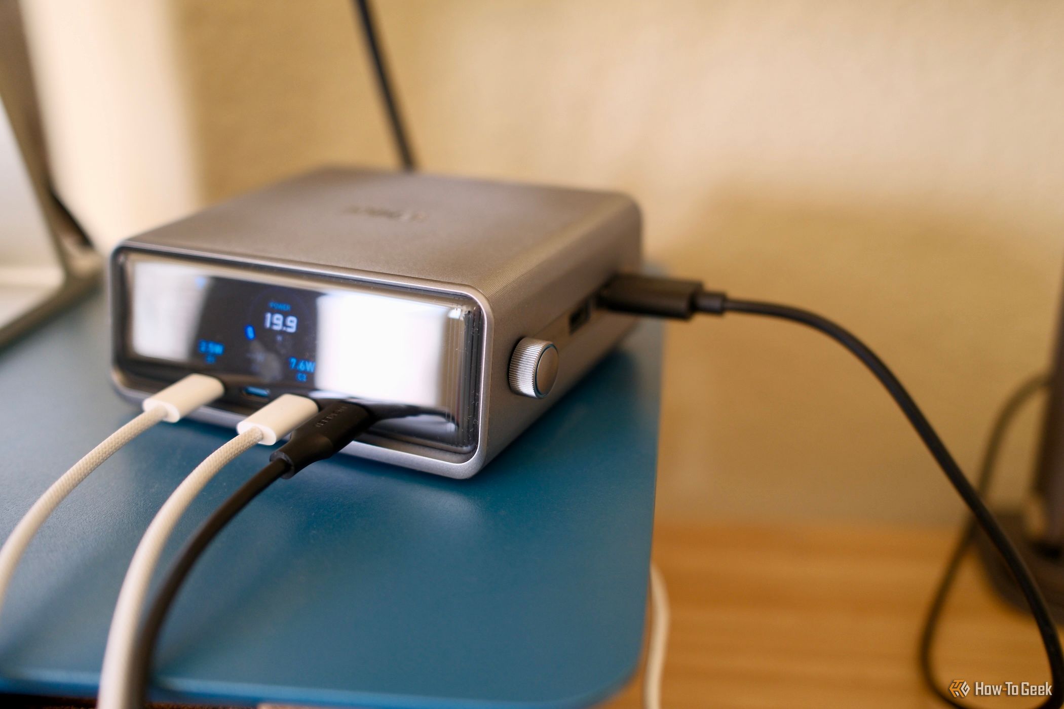 side view of the Anker Prime Charger 250W