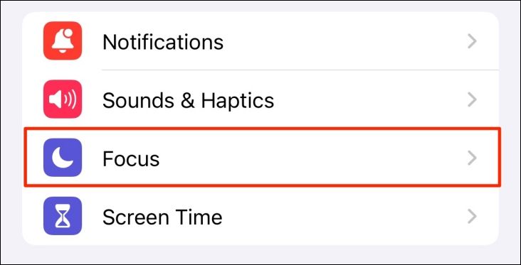 Focus option in iPhone settings.