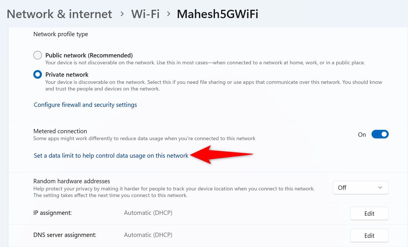 "Set a Data Limit to Help Control Data Usage on This Network" highlighted in Settings.