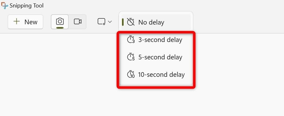 Selecting the time delay to take a delayed screenshot using the Snipping Tool in Windows.