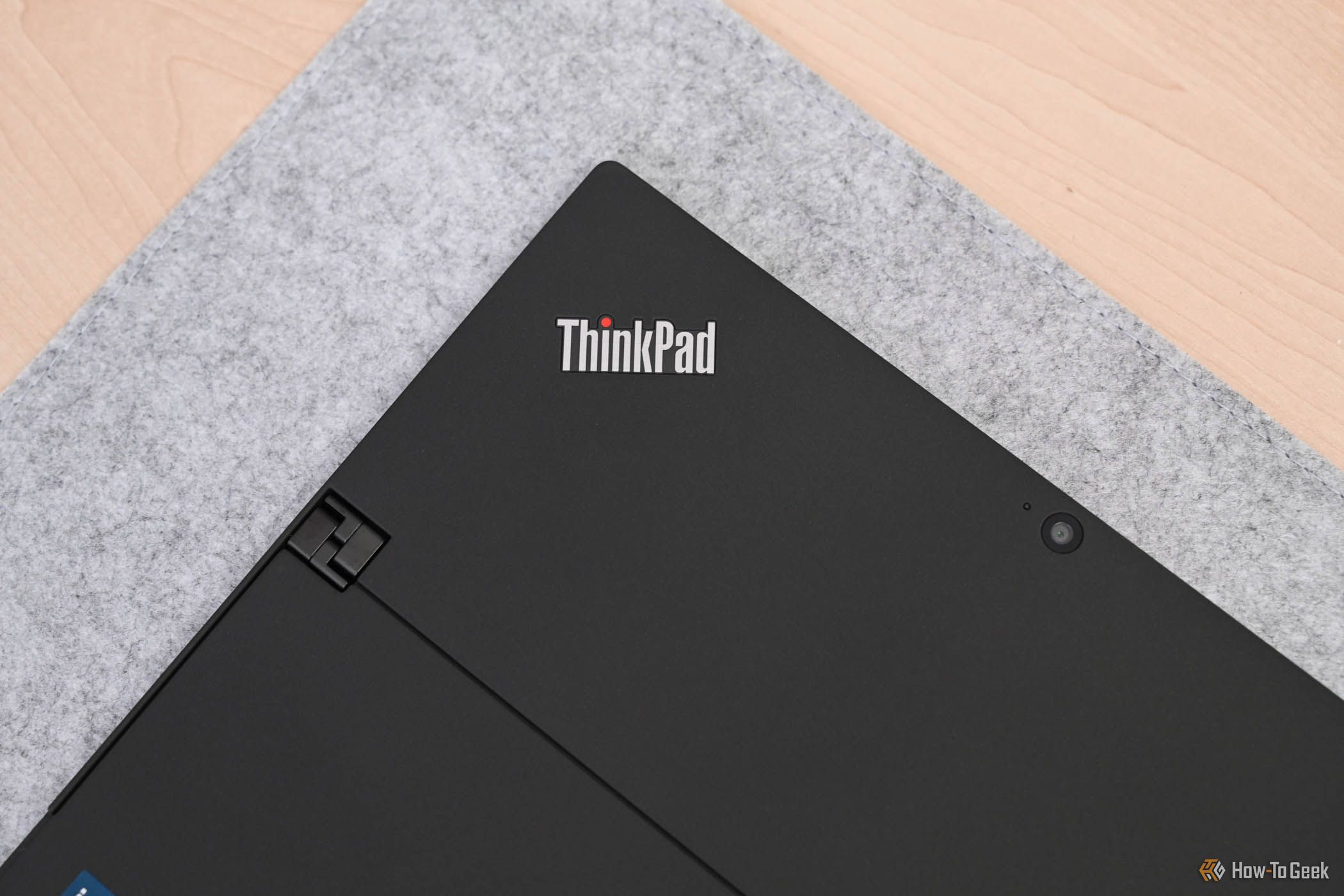 Thinkpad logo, hinge and rear camera of the Lenovo ThinkPad X12 Gen 2 Detachable.