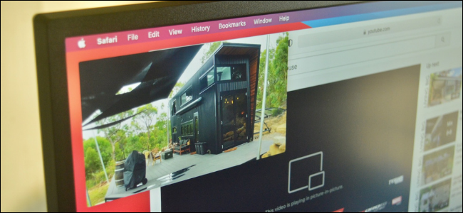 Mac User Watching a YouTube Video Picture-in-Picture in Safari