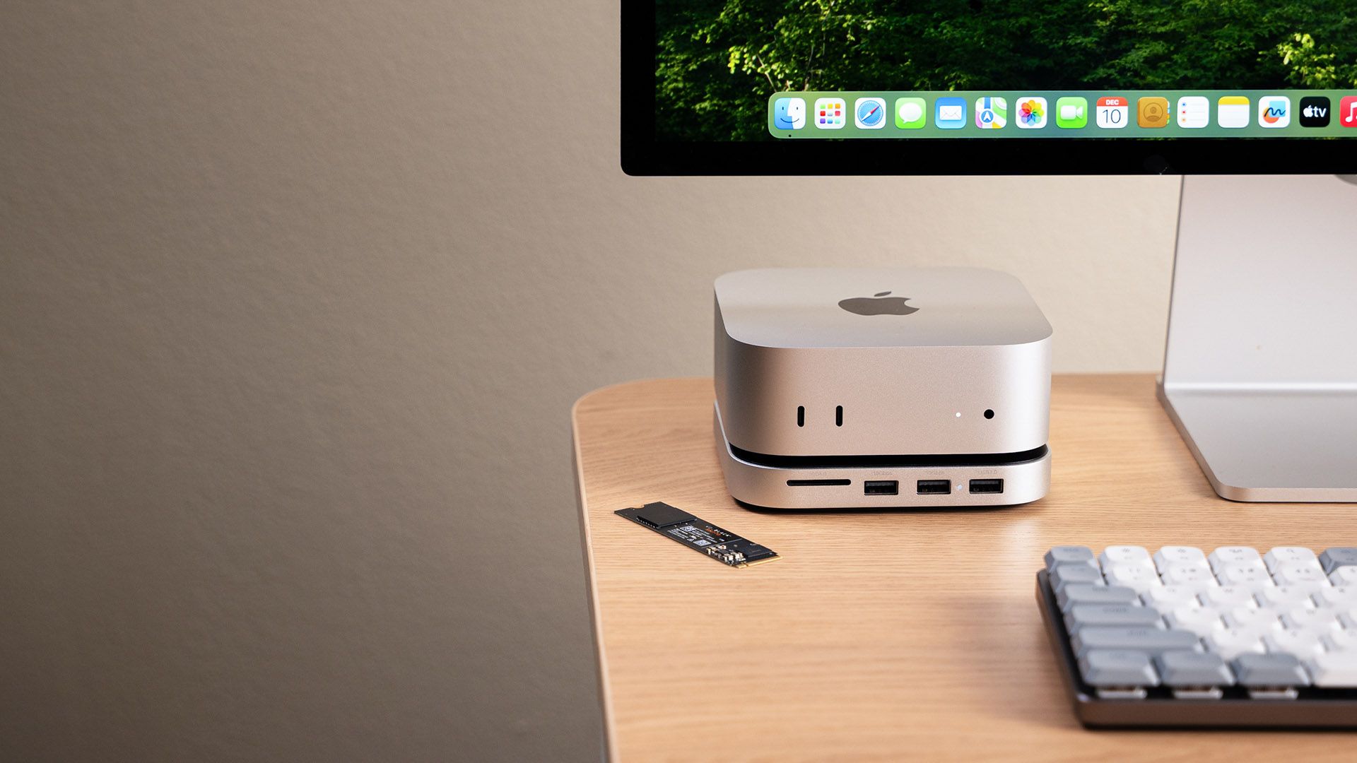 Satechi Mac Mini Hub - Lifestyle 06 copy