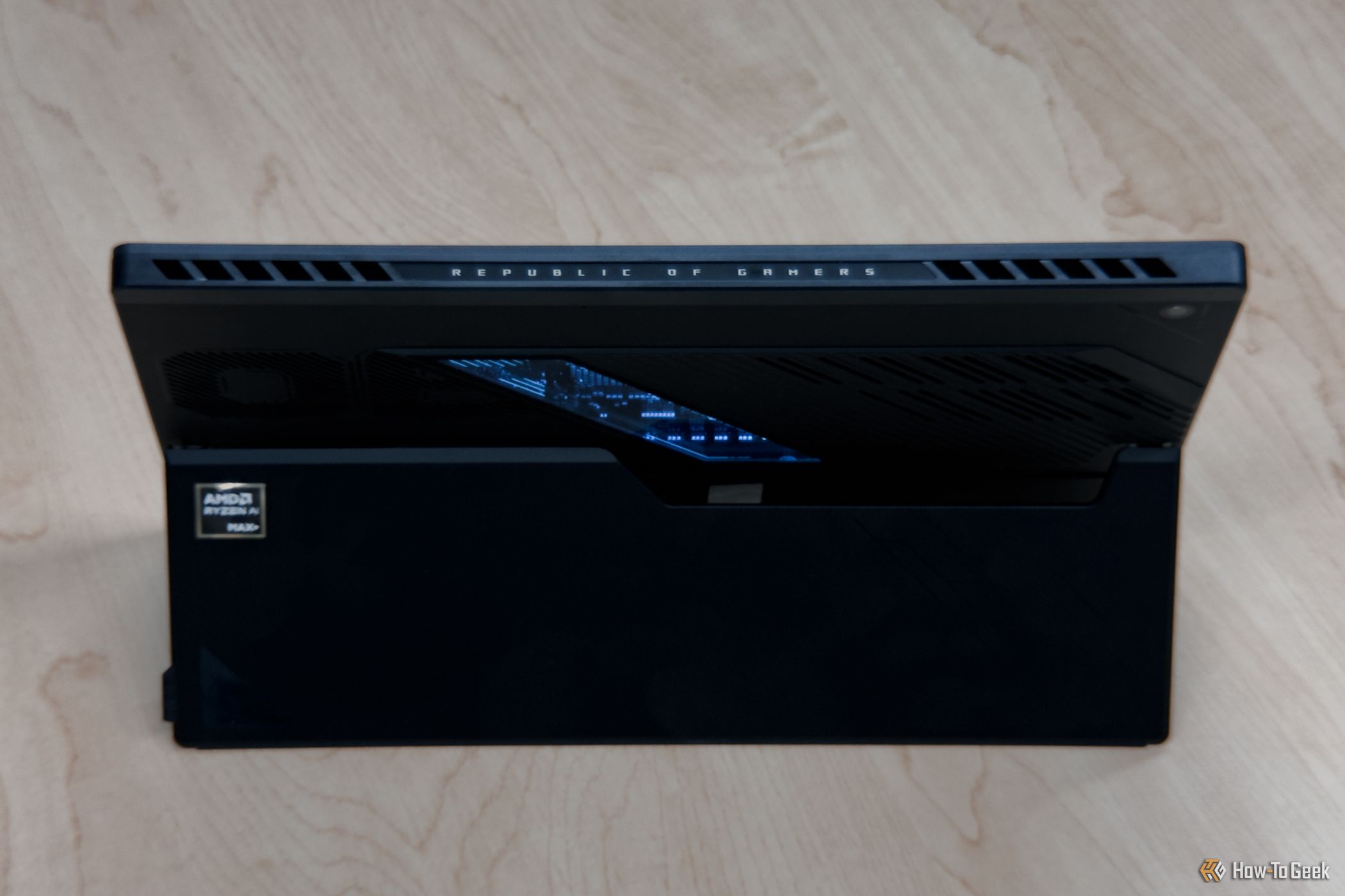 ASUS ROG Flow Z13 RGB window in blue.