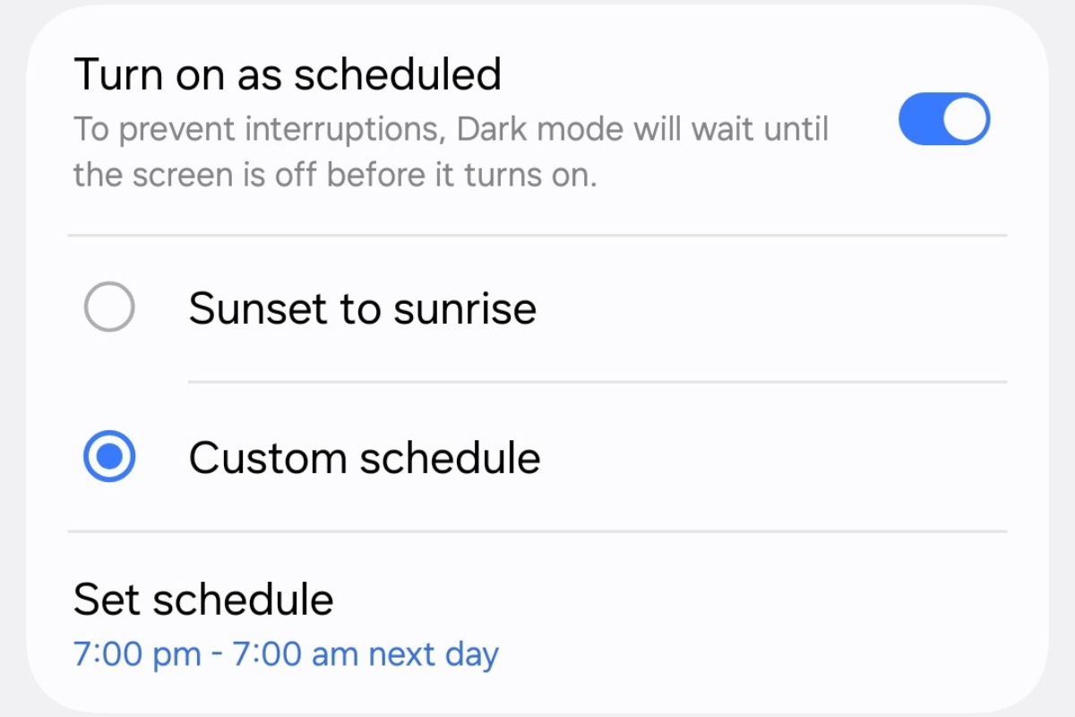 Screenshot of the Dark Mode schedule options on the Galaxy S25.